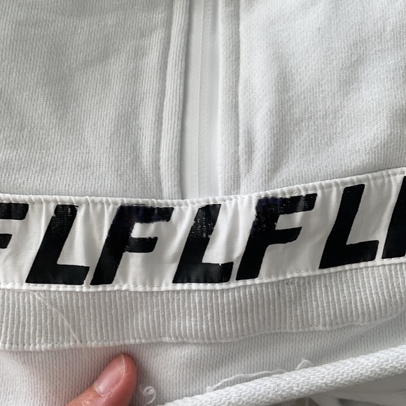 LF Cropped Long Sleeve Sweatshirt - Picture 9 of 9